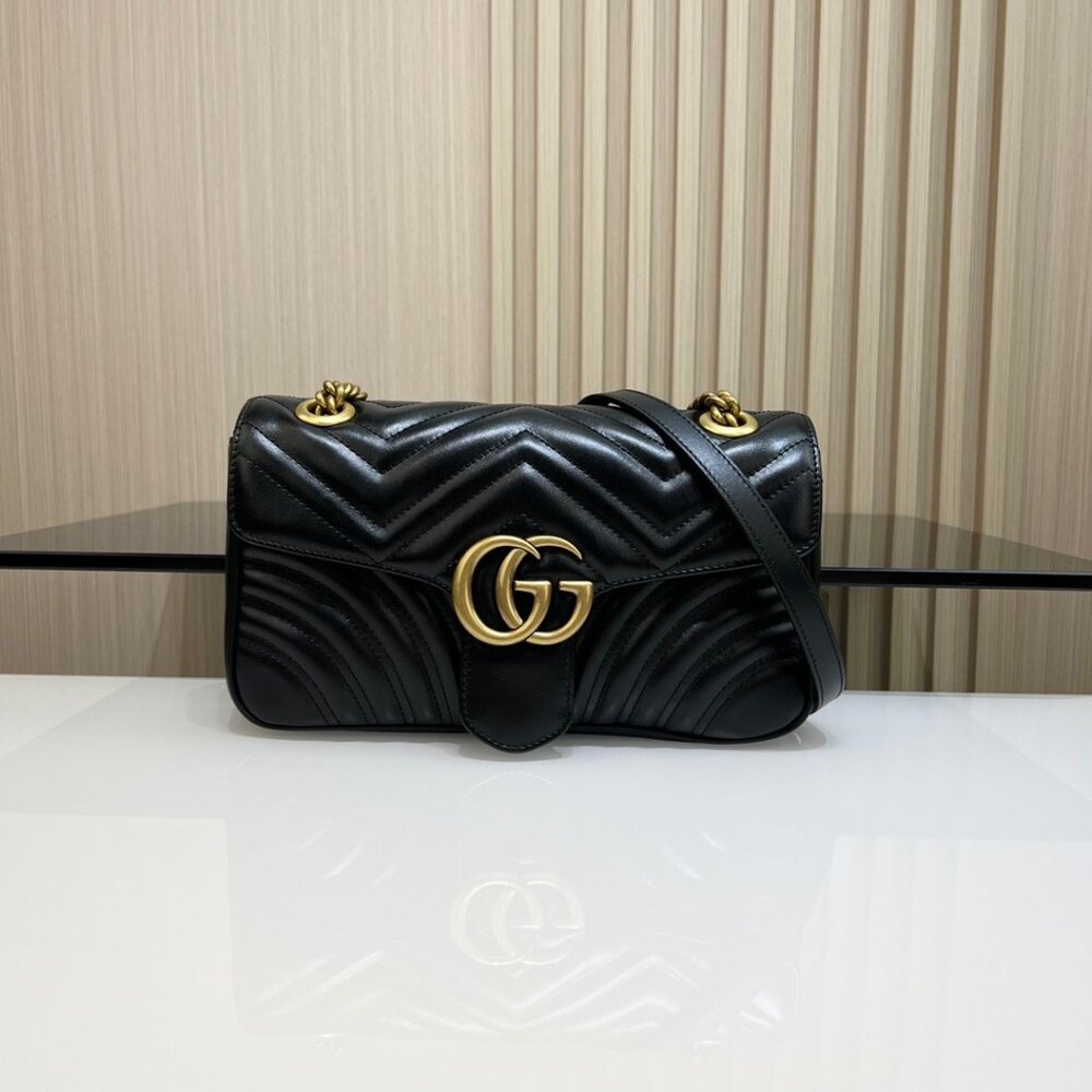 ✨Gucci Black Leather GG Marmont Bag with Gold Chain